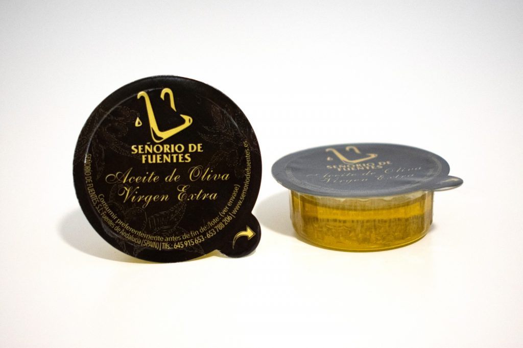Monodosis Aceite de Oliva de la marca Señorío de Fuentes. Especializados en el envasado de aceite de oliva virgen extra en formato monodosis